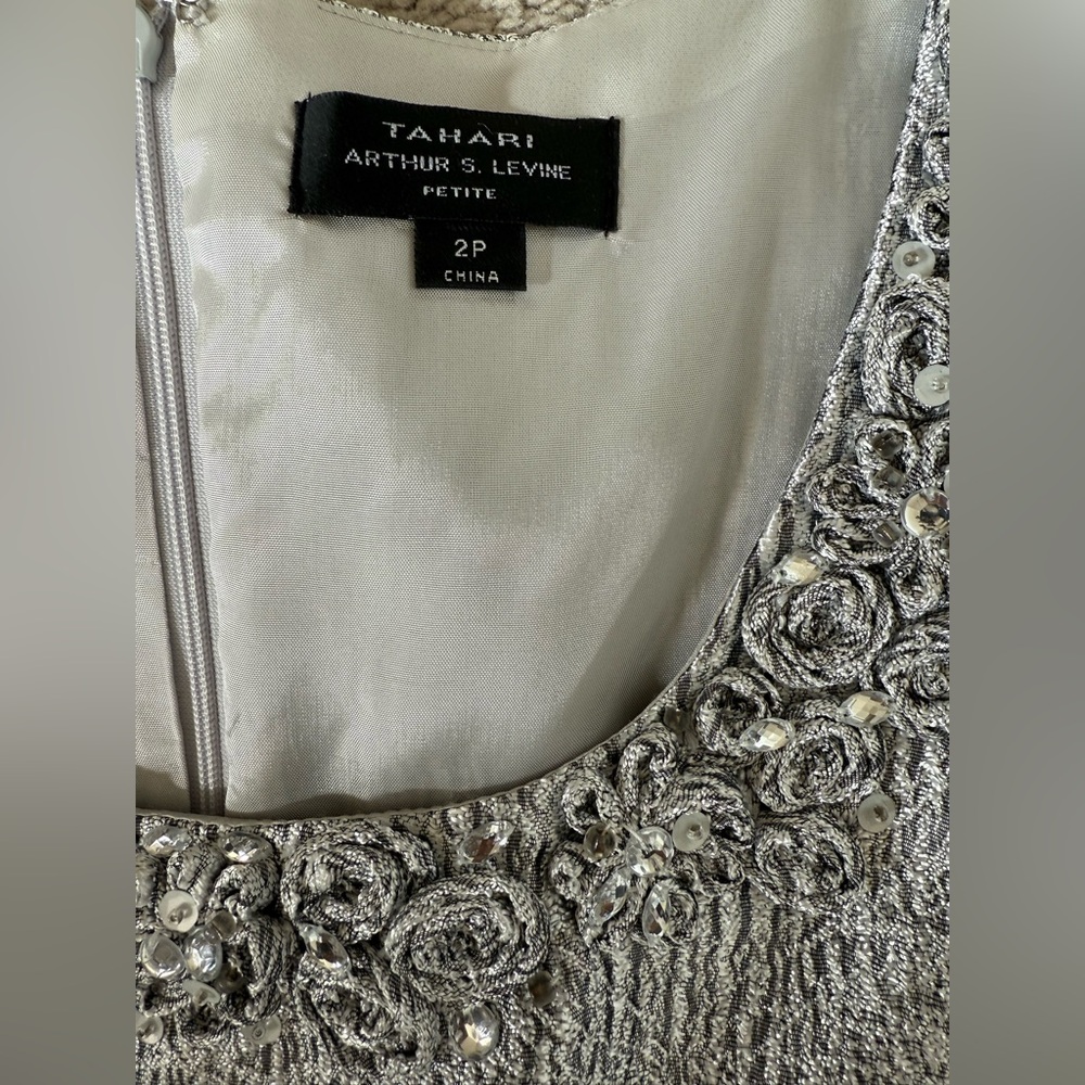 Silver Tahari Cocktail Dress - Picture 2 of 3